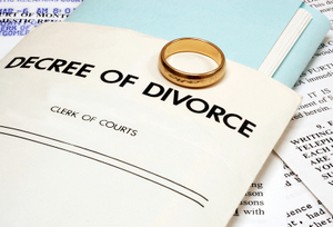 DIVORCE- © Stephen Vanhorn | Dreamstime.com