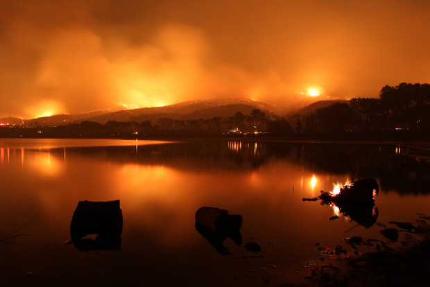 POWERHOUSE FIRE NEAR LAKE HUGHES © David McNew/Getty Images